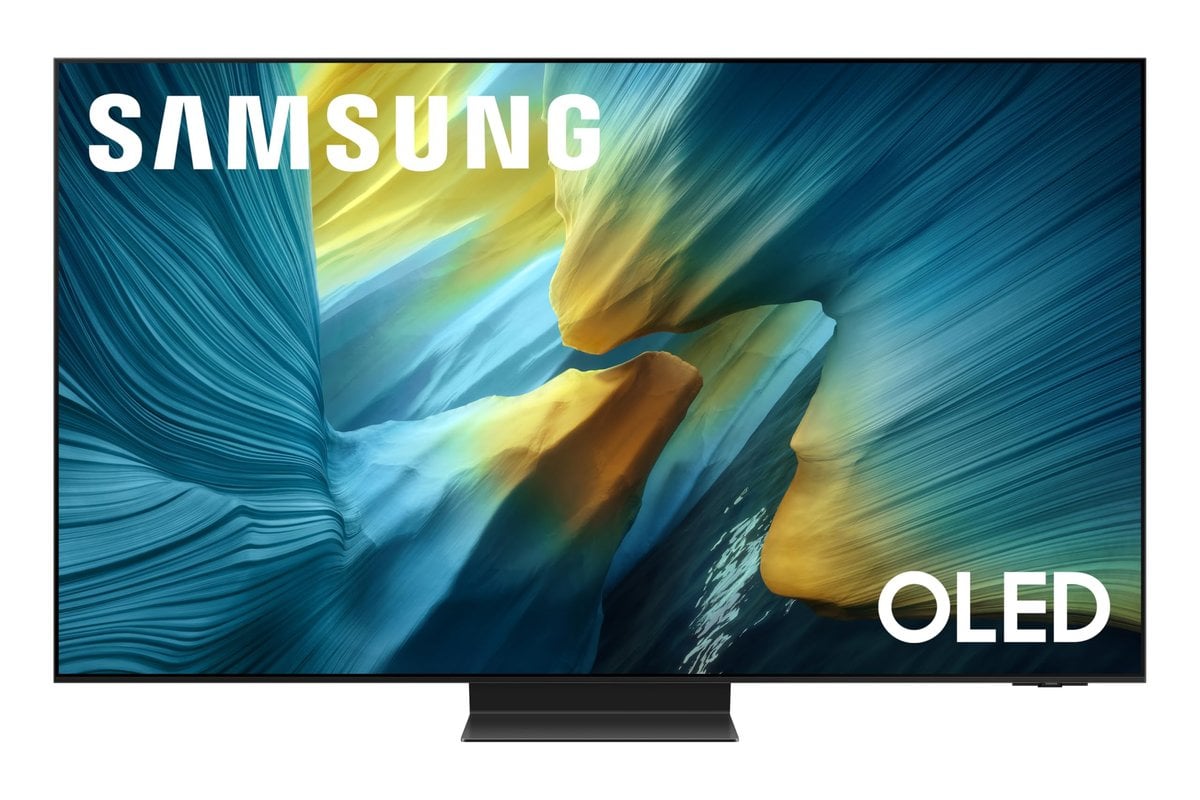 Sony 43-Inch 4K TV and Soundbar Bundle Is $596 ($104 Off)
